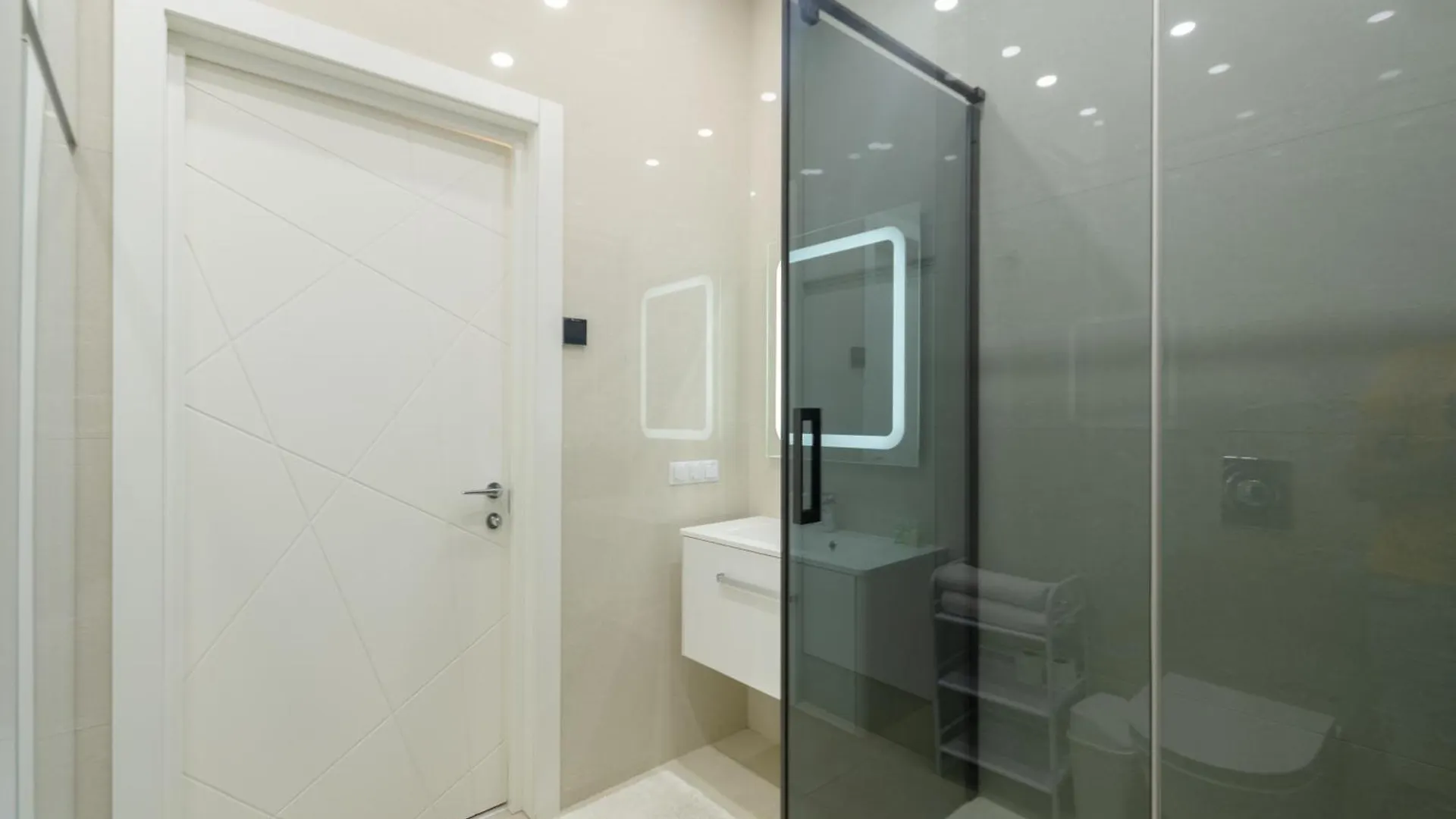 Petrovdom Apartments 10-77 In Rc Tetris Hall, Dilova 1-2 Kiev
